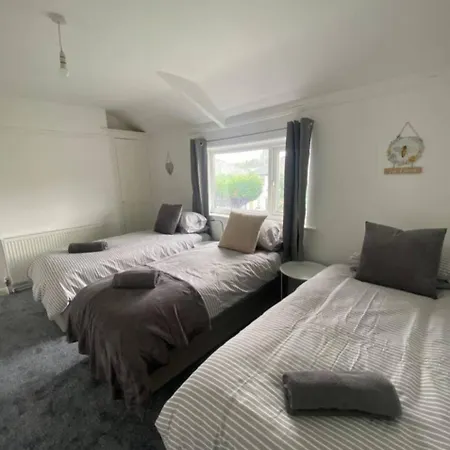 Contractor With Private Parking And Free Wi-fi Appartement
